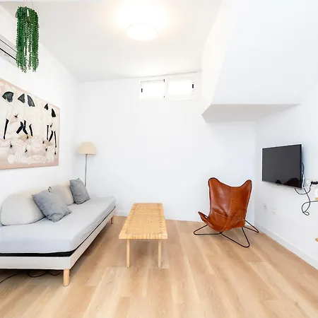 Duplex Victoria Amplio Y A 15 Min Del Centro Y Calle Larios Apartamento *